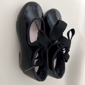 Capezio 8.5 Toddler Tapshoes